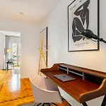 Whome Prime Location W Ac 3-bed Duplex Perfect For Families Only شقة Lisboa