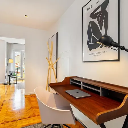 Whome Prime Location W Ac 3-bed Duplex Perfect For Families Only Apartment Lisbon