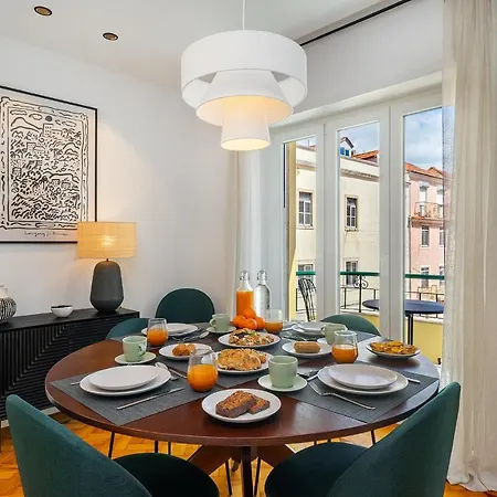 아파트 Whome Prime Location W Ac 3-bed Duplex Perfect For Families Only 리스본