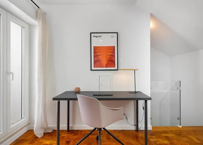 아파트 Whome Prime Location W Ac 3-bed Duplex Perfect For Families Only 리스본